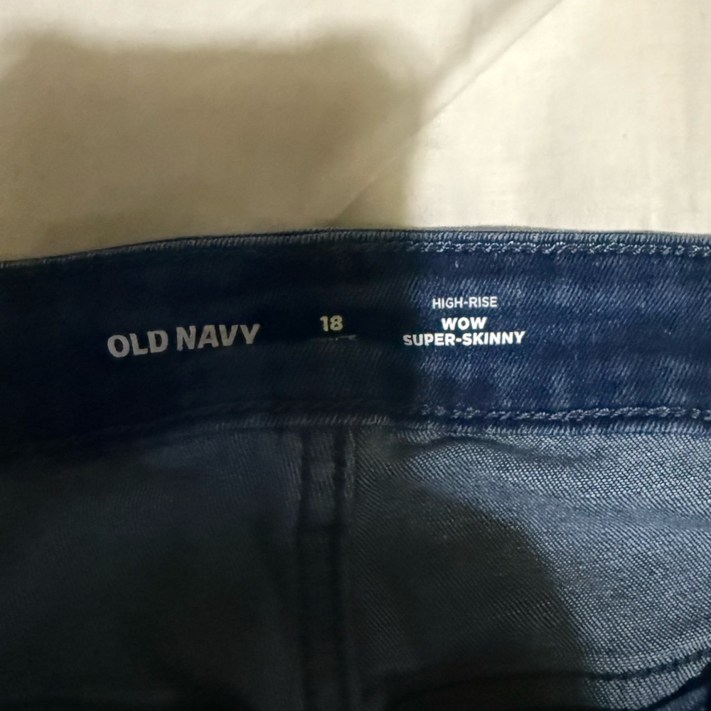Old Navy Women's Skinny Leg Jeans in Deep Blue - Picture 2 of 2
